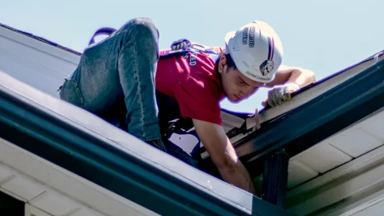 Should Gutter Guards Be Removed During the Winter?